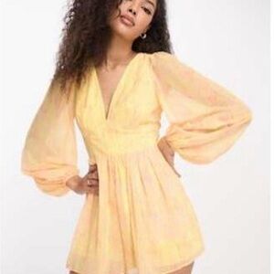 Pretty Lavish Balloon Sleeve Playsuit size 6